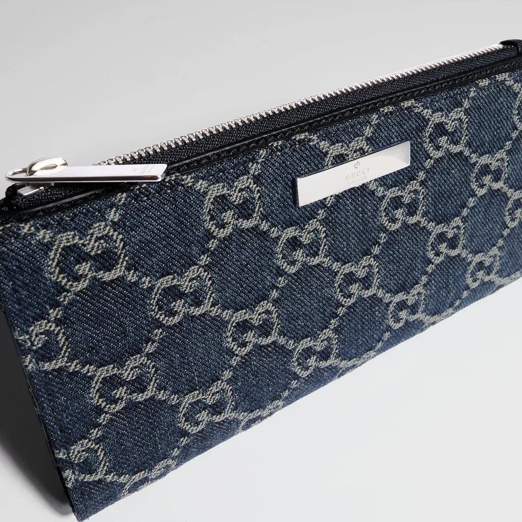 Long Wallet With Gucci Plaque