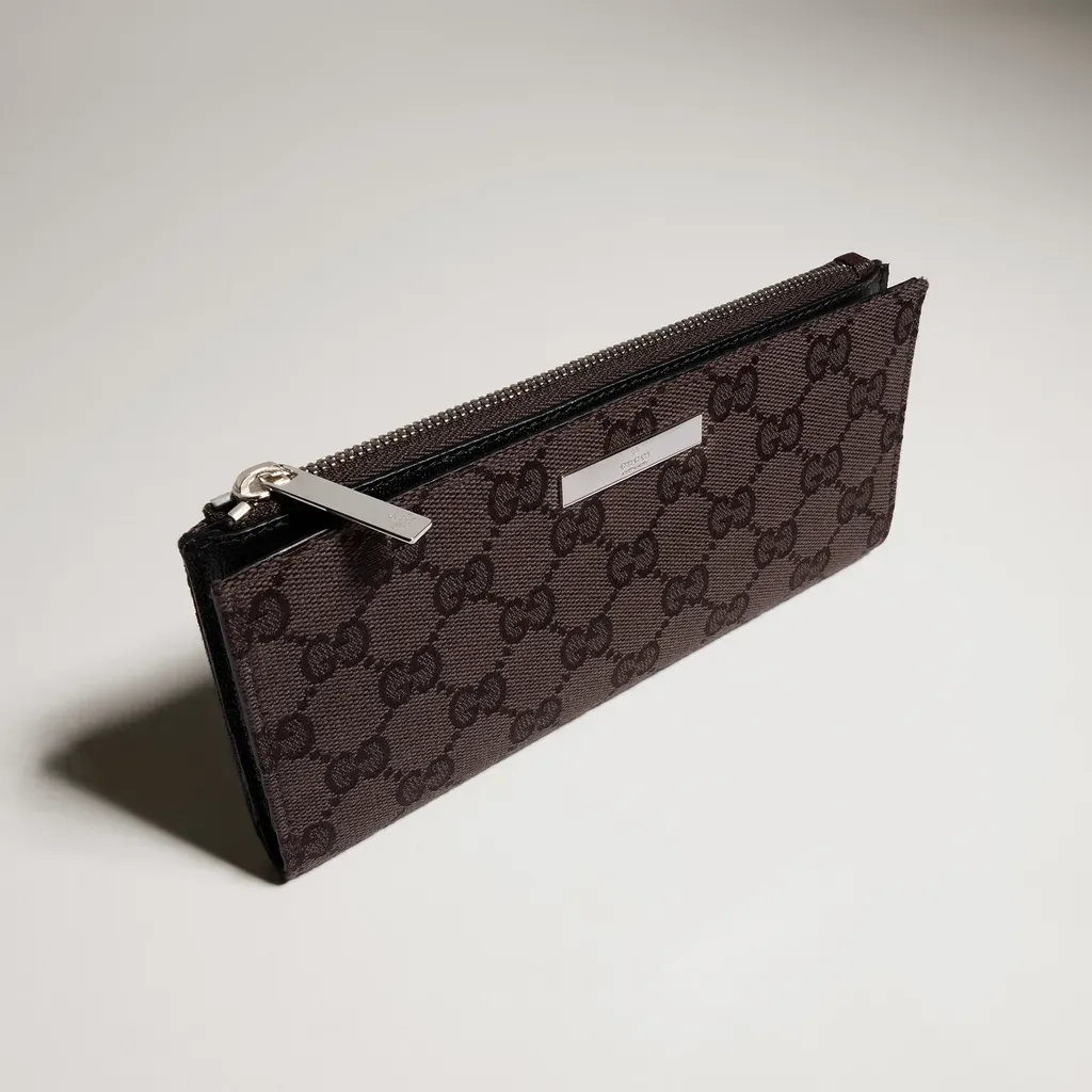 Long Wallet With Gucci Plaque