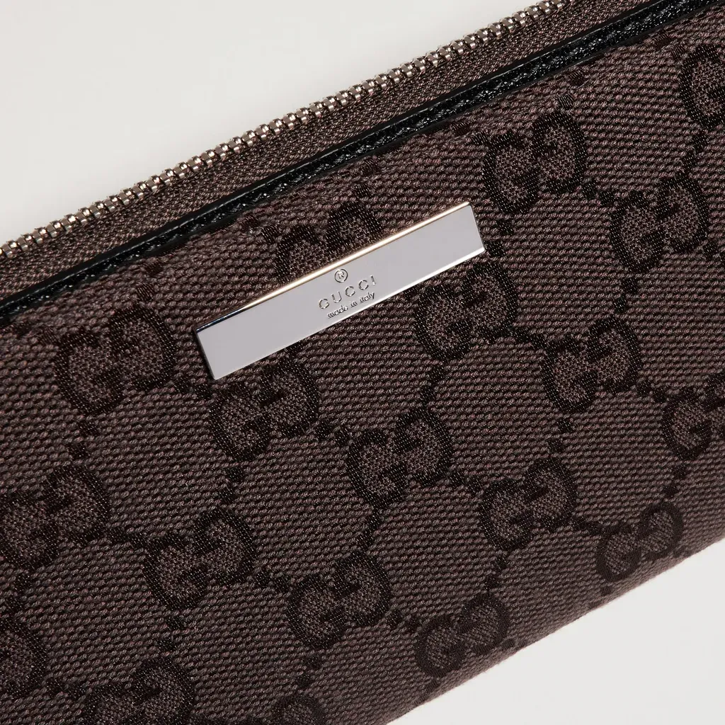 Long Wallet With Gucci Plaque