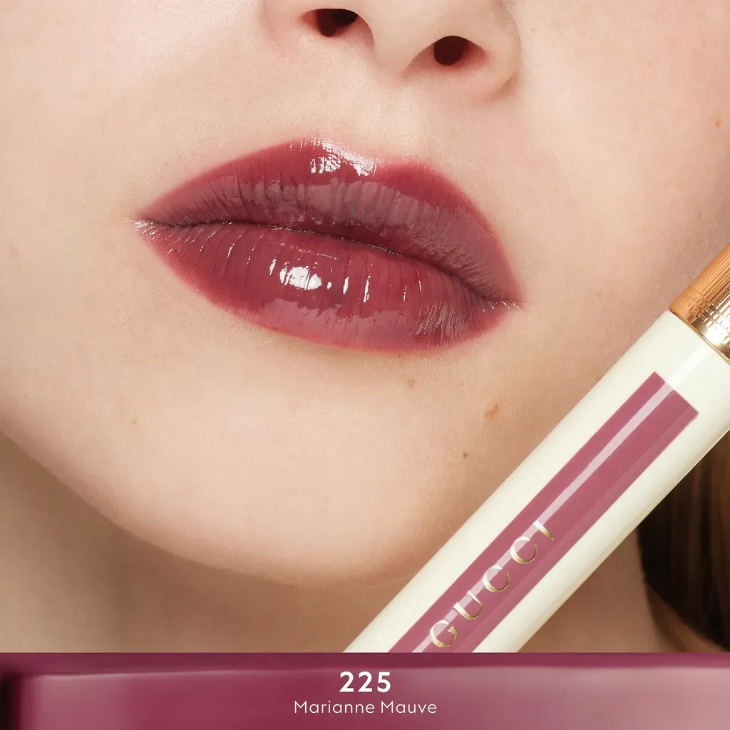 225 , Gucci Glow Oil-In-Water Tint Marianne Mauve