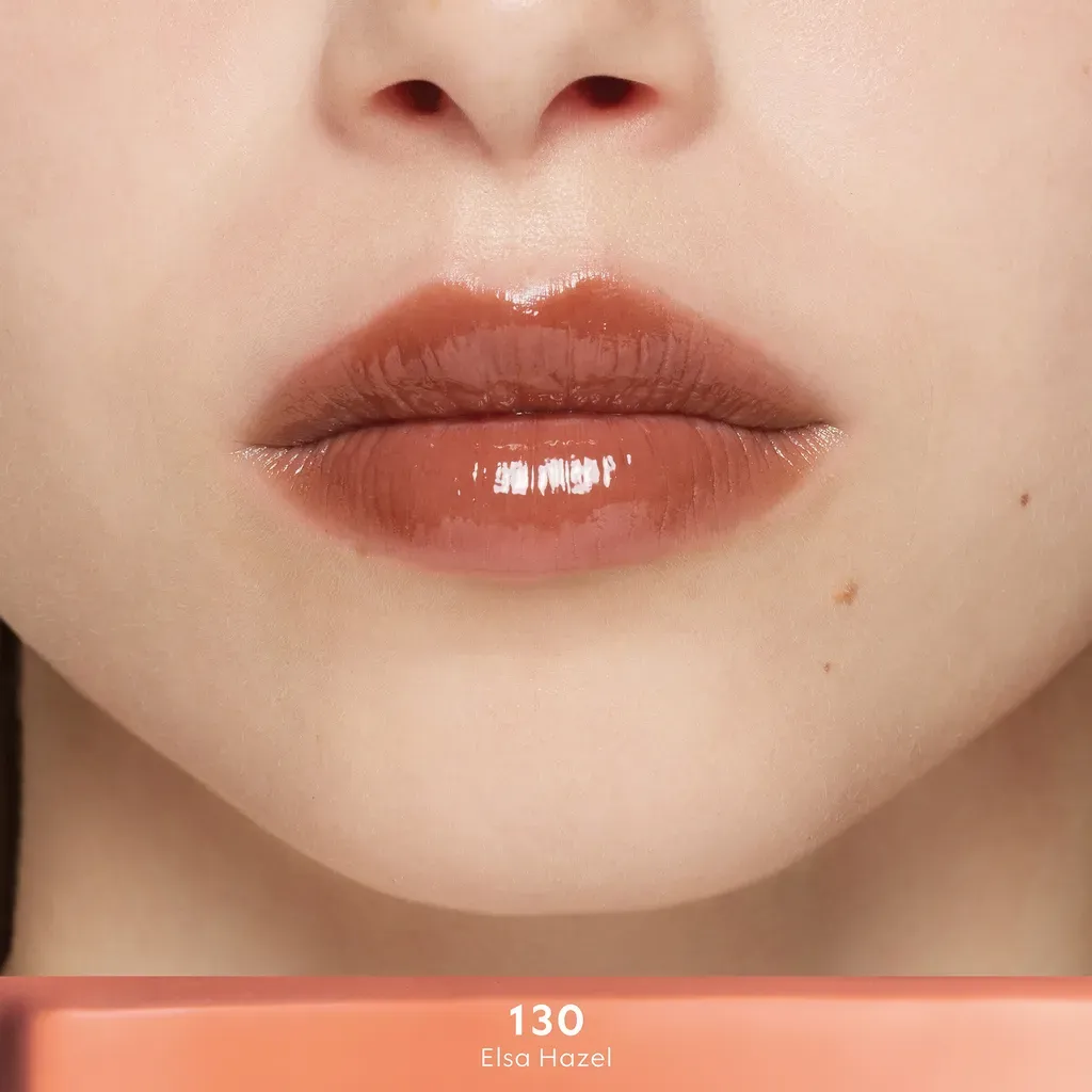 130 , Gucci Glow Oil-In-Water Tint Elsa Hazel