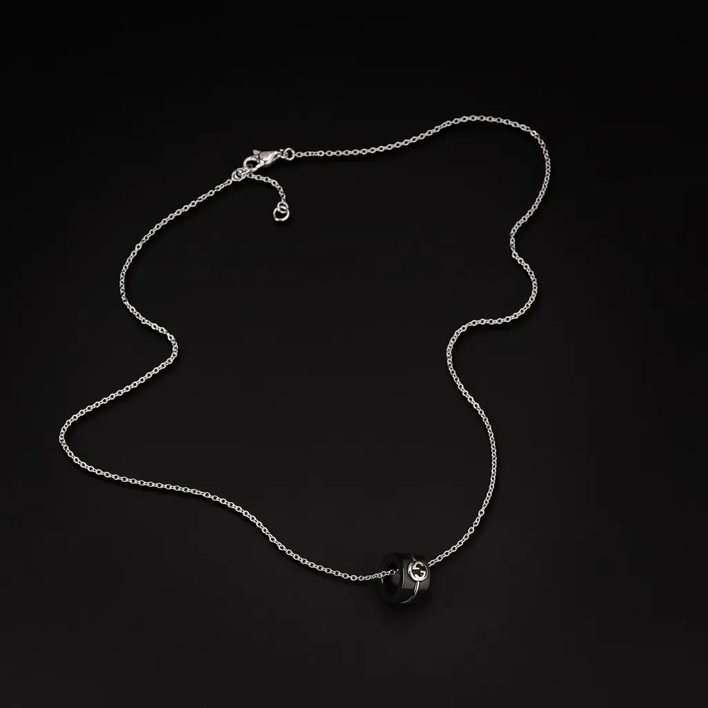 Gucci Interlocking 18K Pendant Necklace