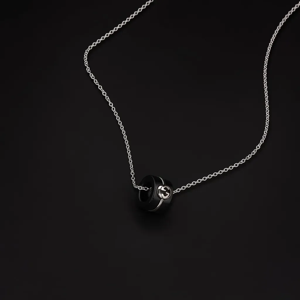 Gucci Interlocking 18K Pendant Necklace