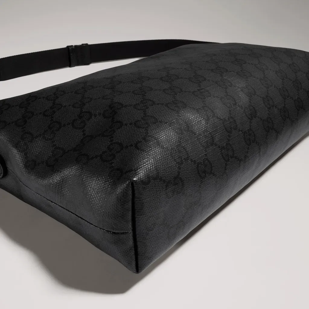 Gucci Essence Classic Medium Crossbody Bag