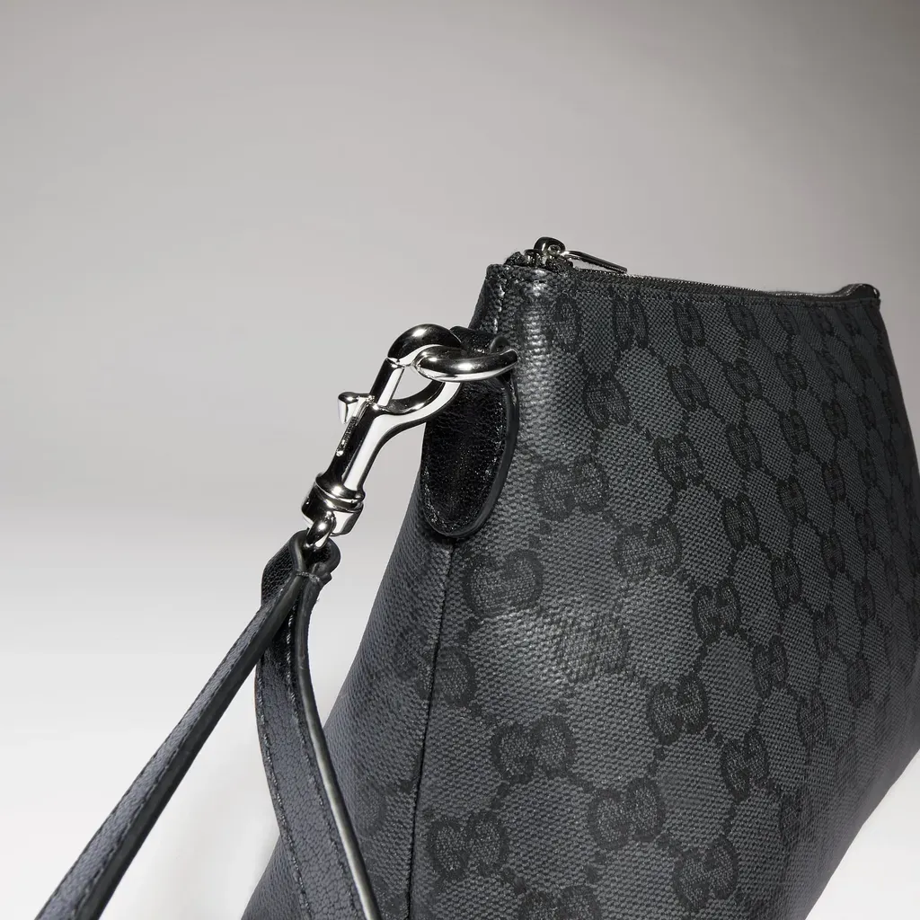 Gucci Essence Classic Small Pouch