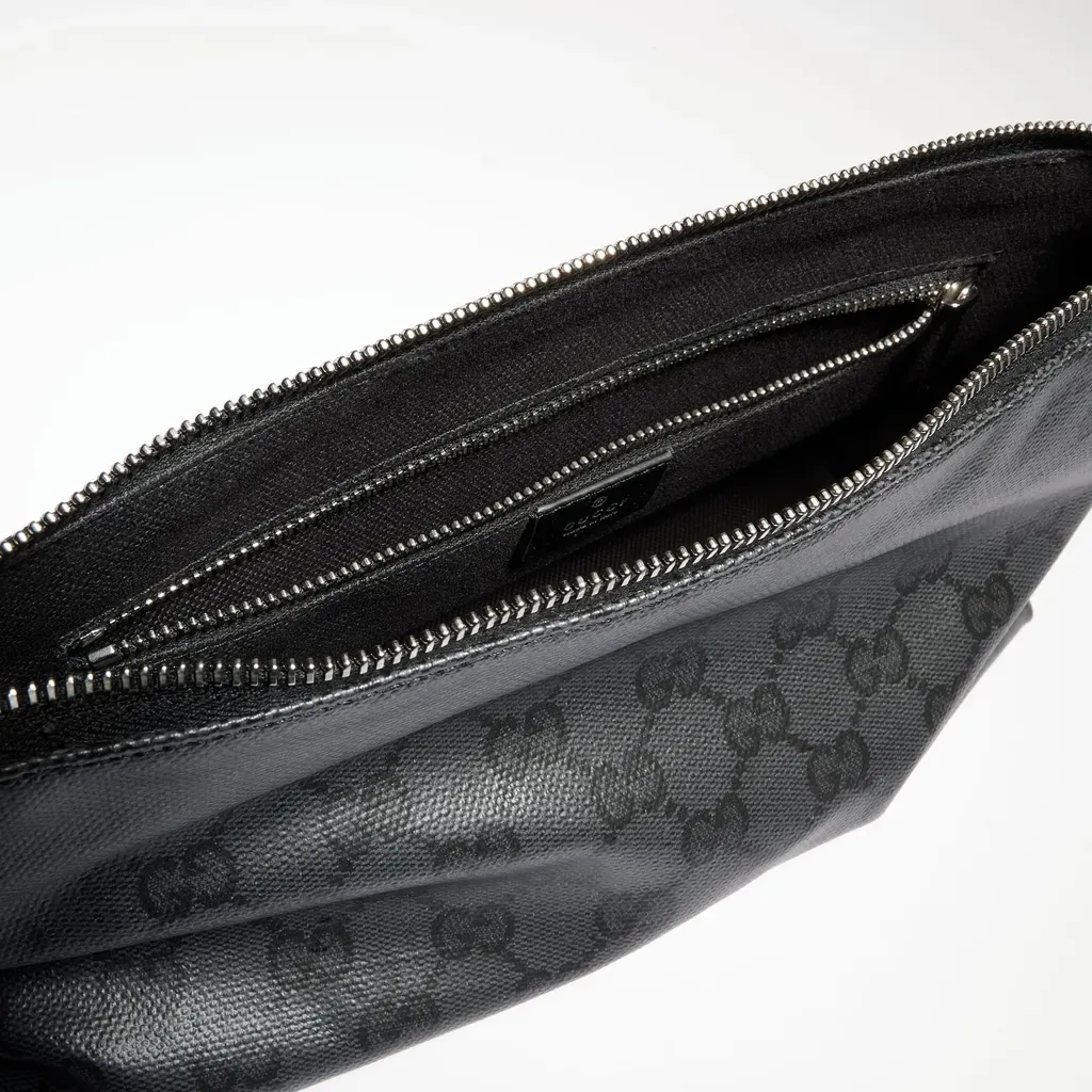 Gucci Essence Classic Small Pouch