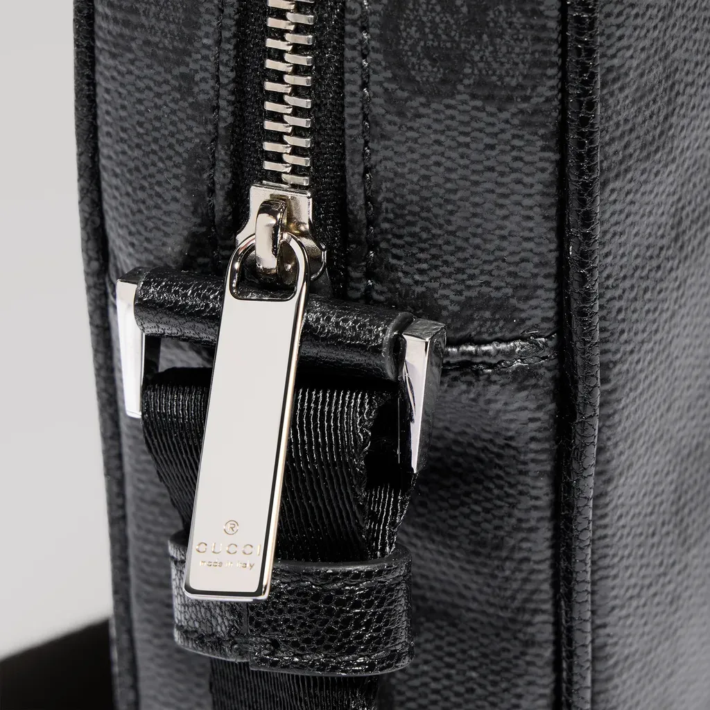 Gucci Essence Classic Mini Bag