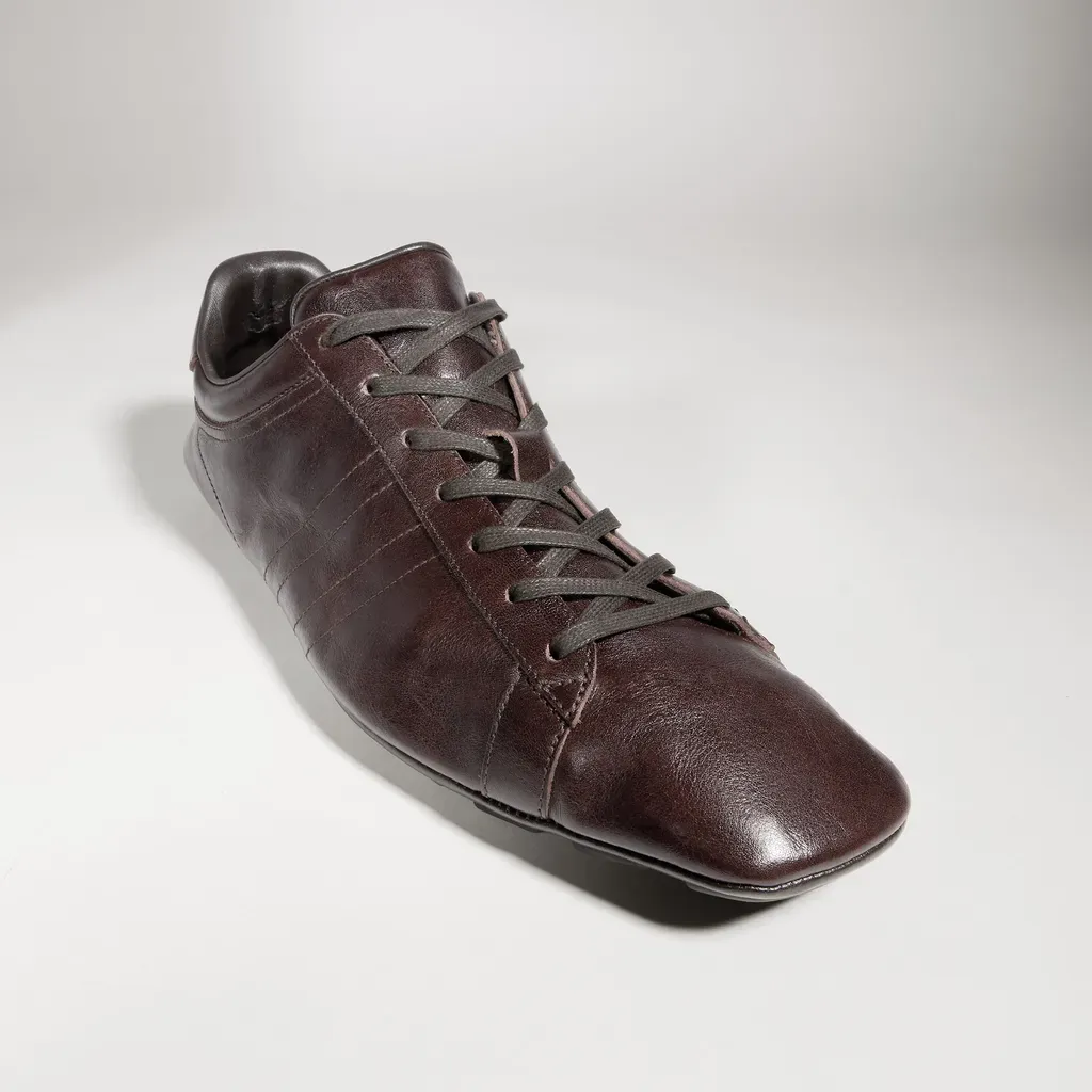 Lace-Up Driver