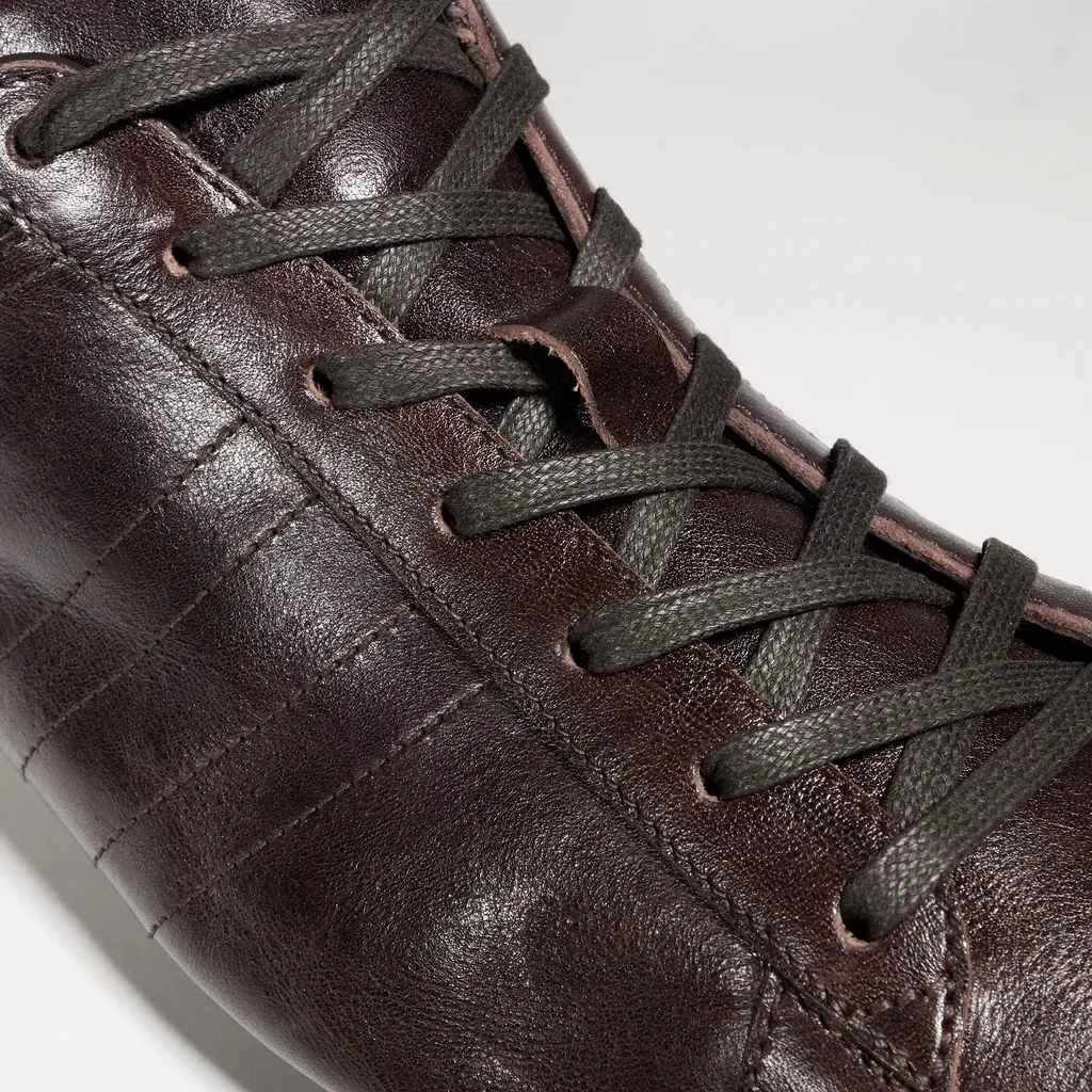 Lace-Up Driver