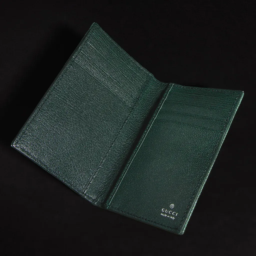 Gucci Essence Classic Card Case