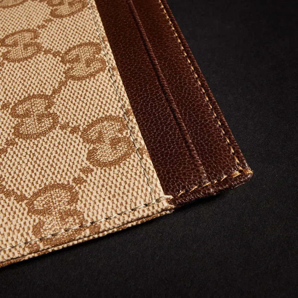 Gucci Essence Classic Card Case