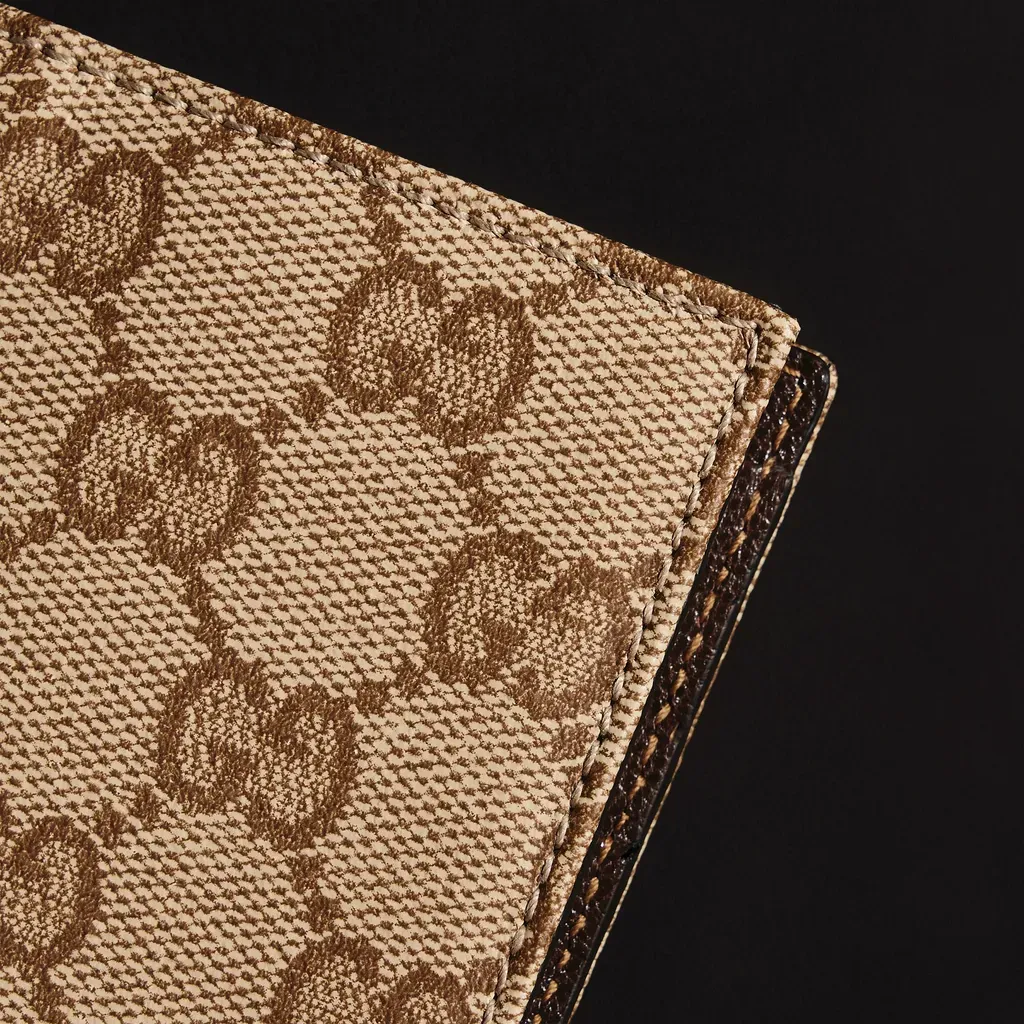 Gucci Essence Classic Card Case