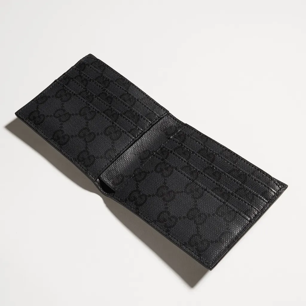 Bi-Fold Wallet With Metal Tag
