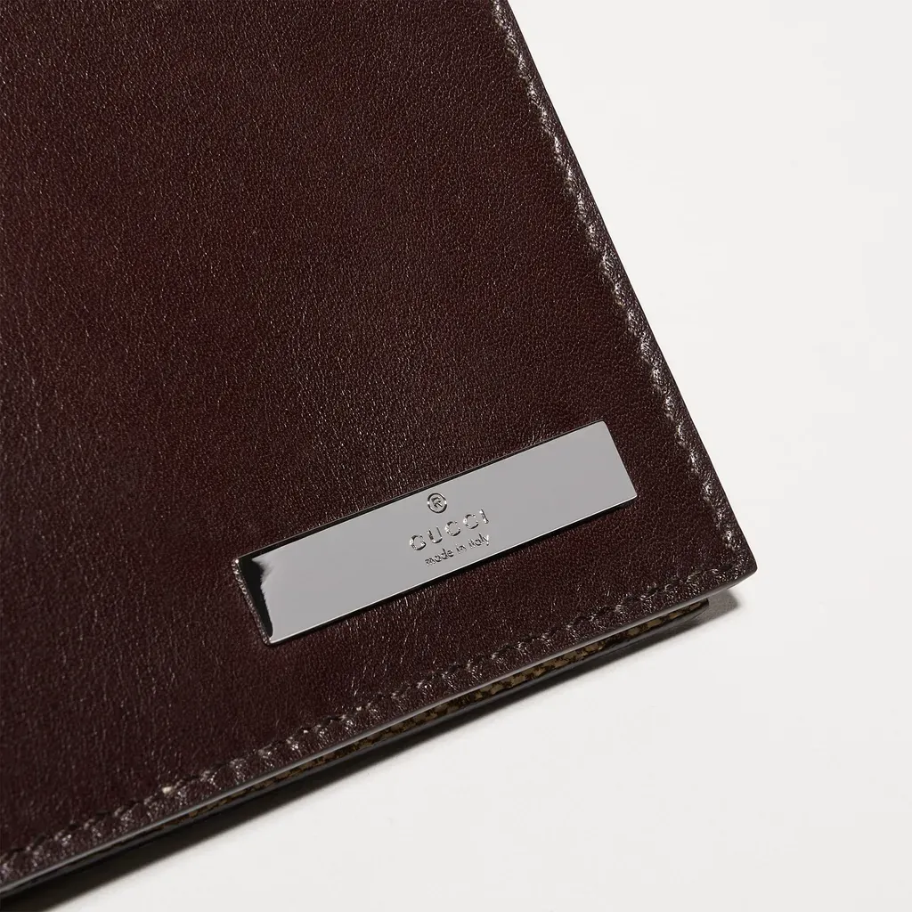 Bi-Fold Wallet With Metal Tag