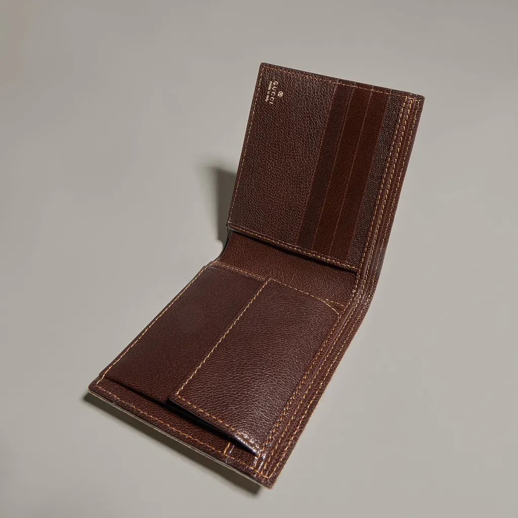 Gucci Essence Classic Coin Wallet