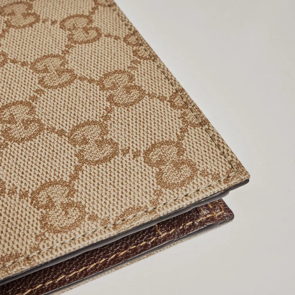 Gucci Essence Classic Coin Wallet