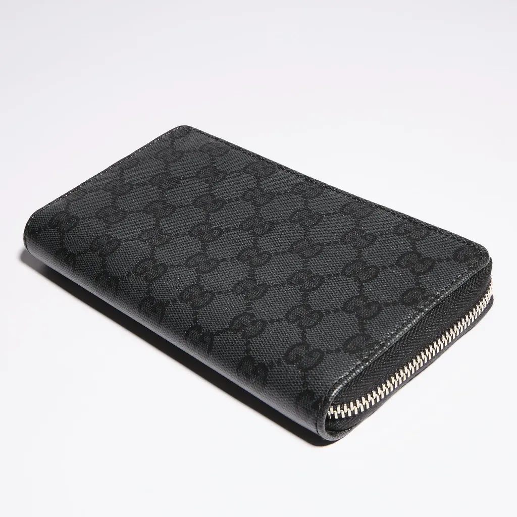 Gucci Essence Classic Zip-Around Wallet