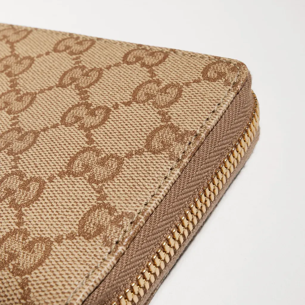 Gucci Essence Classic Zip-Around Wallet