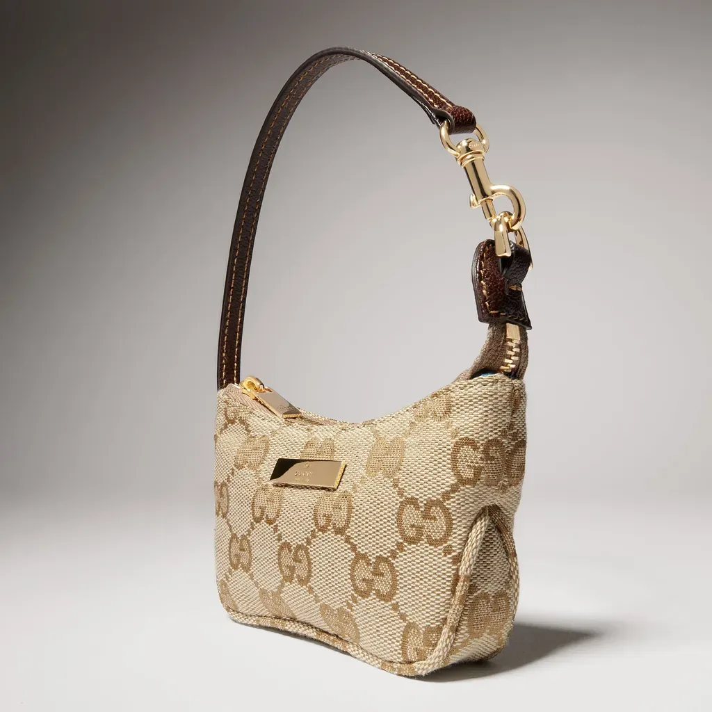 Lady Lunetta Charm