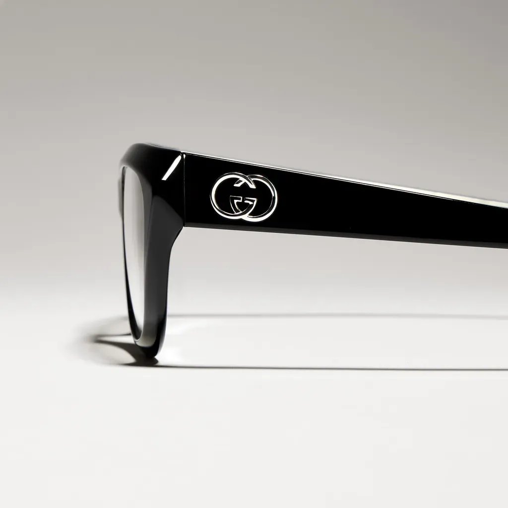 Geometric Optical Frame