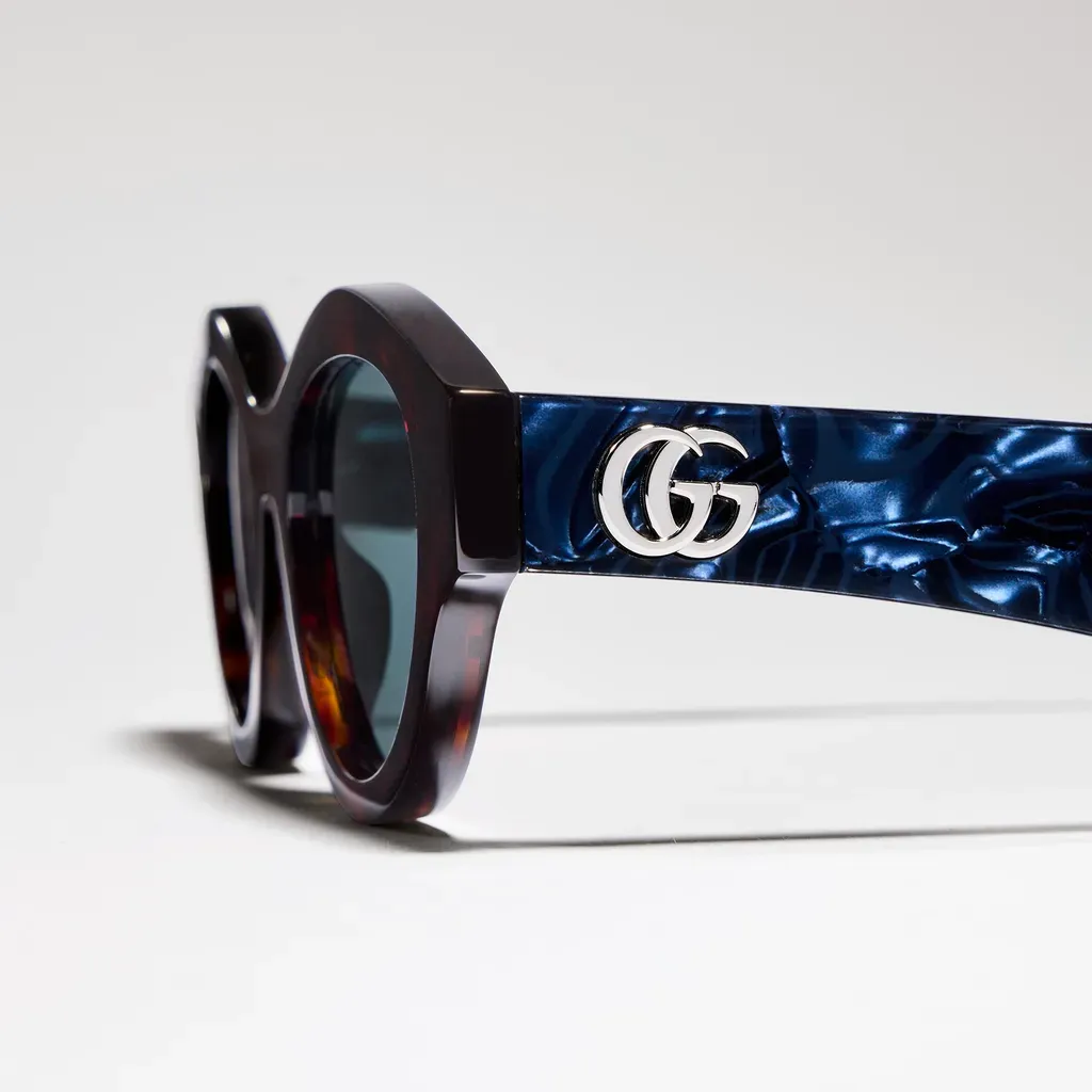 Cat-Eye Frame Sunglasses