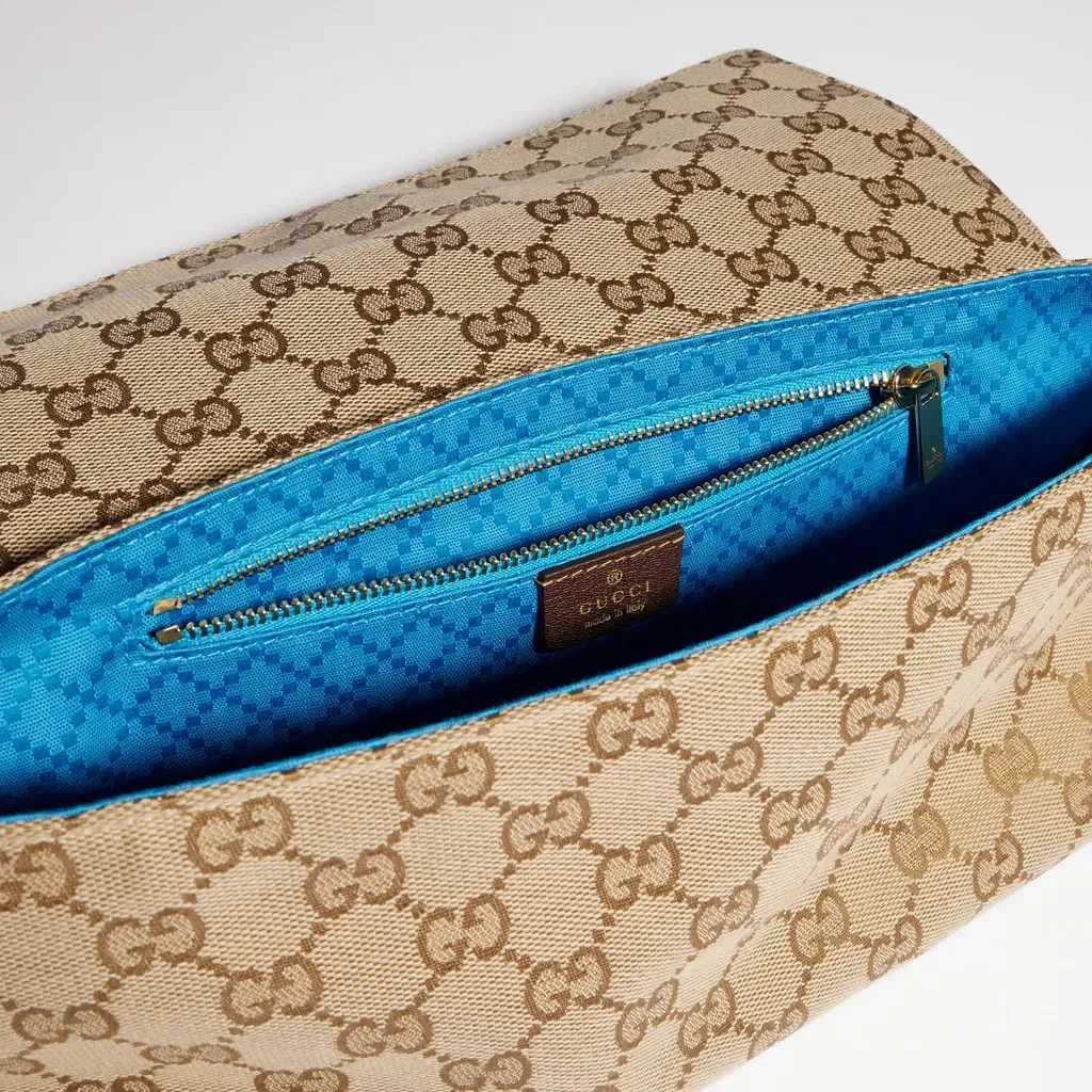 Madison Medium Shoulder Bag