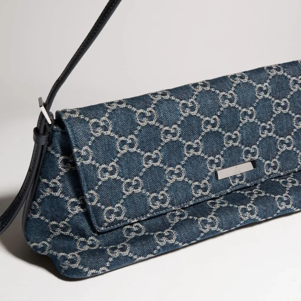 Madison Medium Shoulder Bag