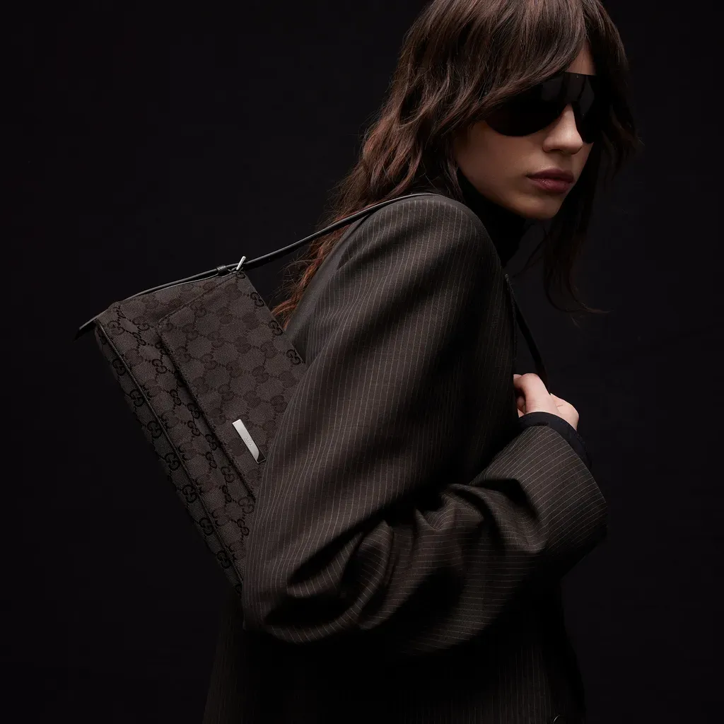 Madison Medium Shoulder Bag