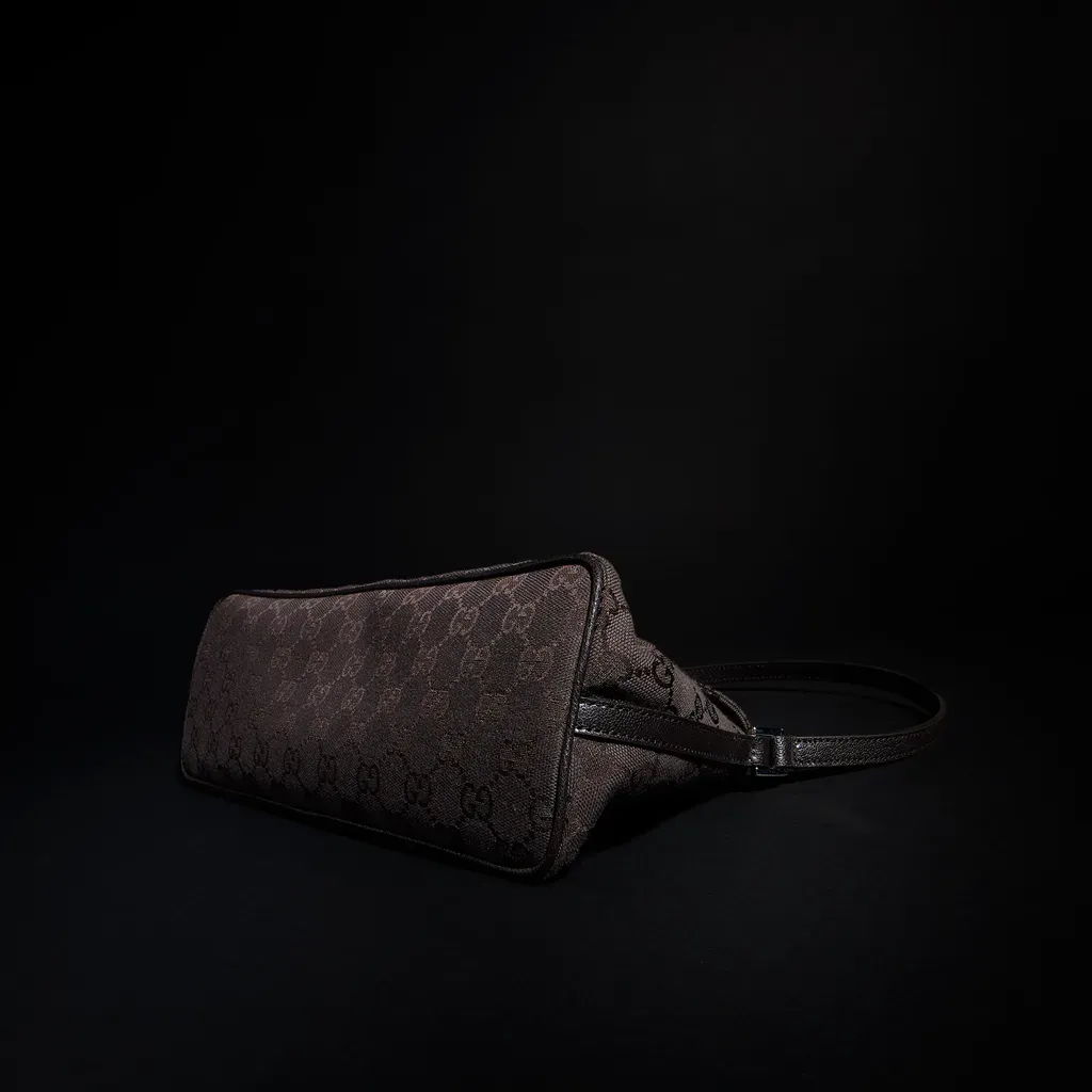 Madison Medium Shoulder Bag