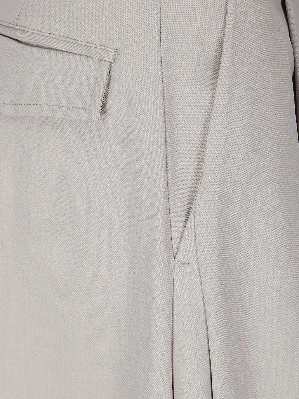 Thelatest E-Billie Pleated Pants