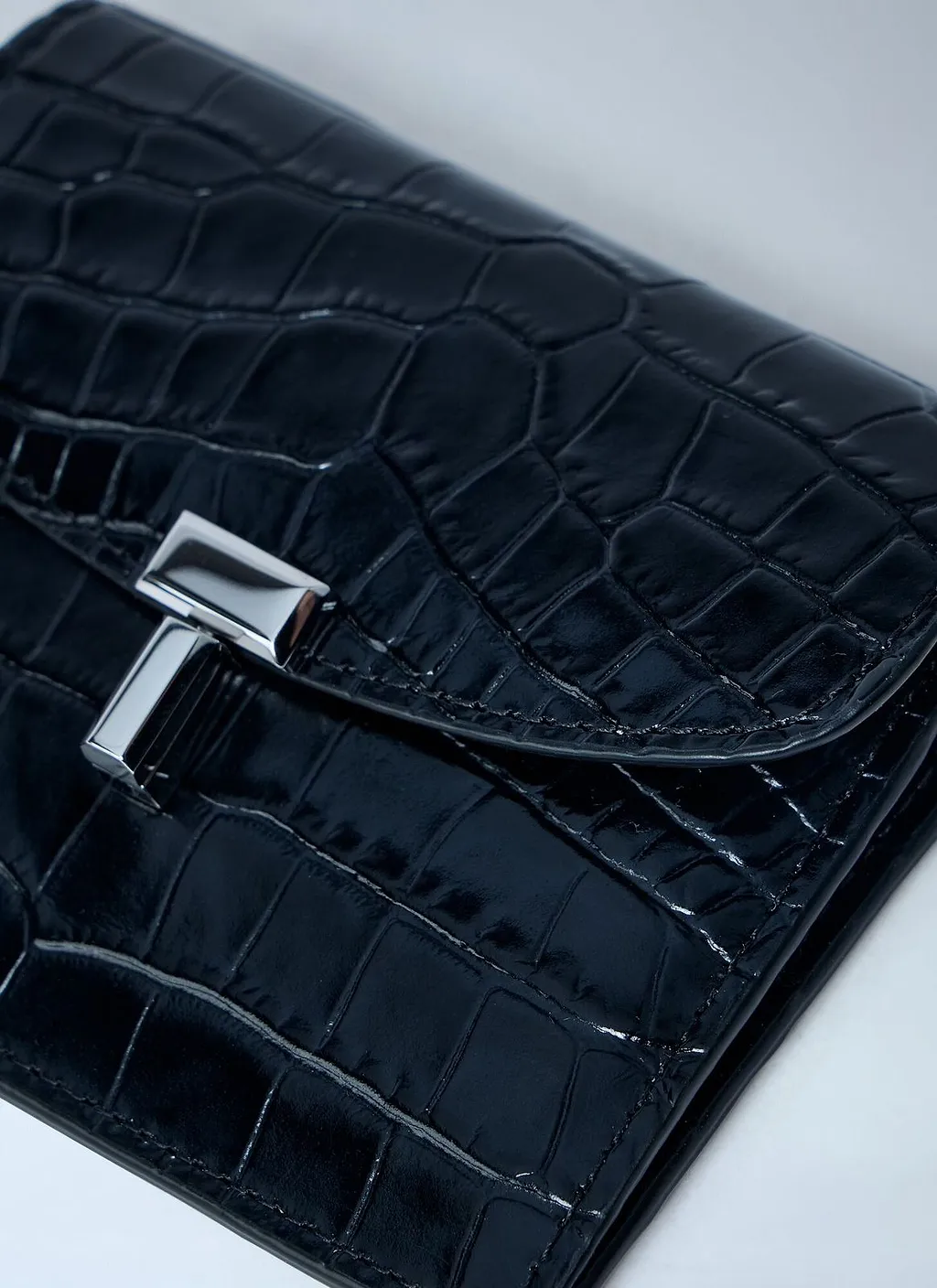TotÊMe T Lock Embossed Cardholder Wallet