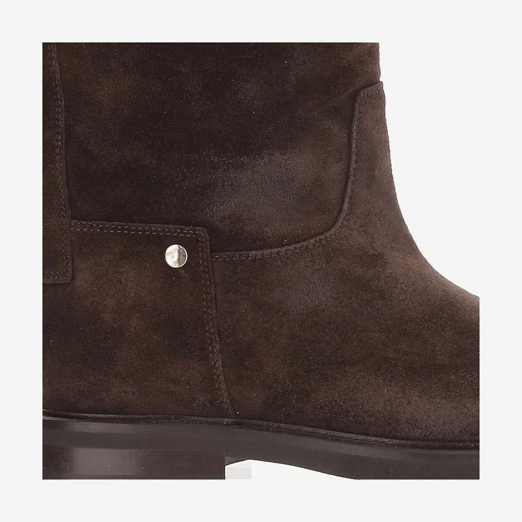 Poeve Zip Knee-High Boots