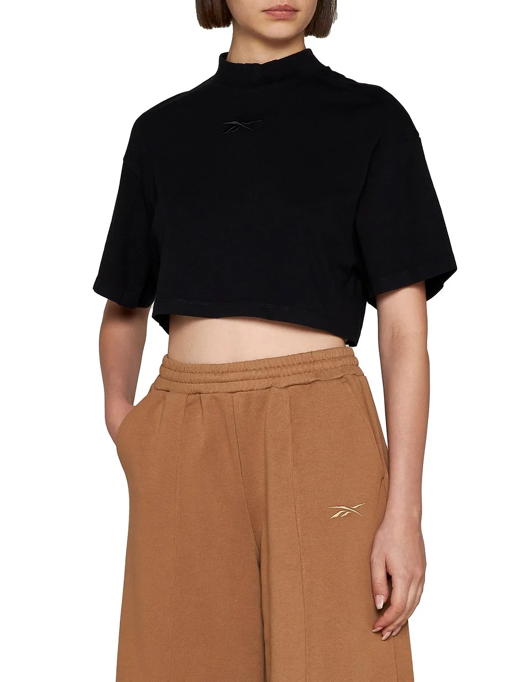 Reebok Logo Embroidered Cropped T-Shirt