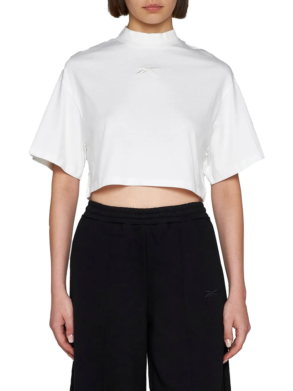 Reebok Logo Embroidered Cropped T-Shirt