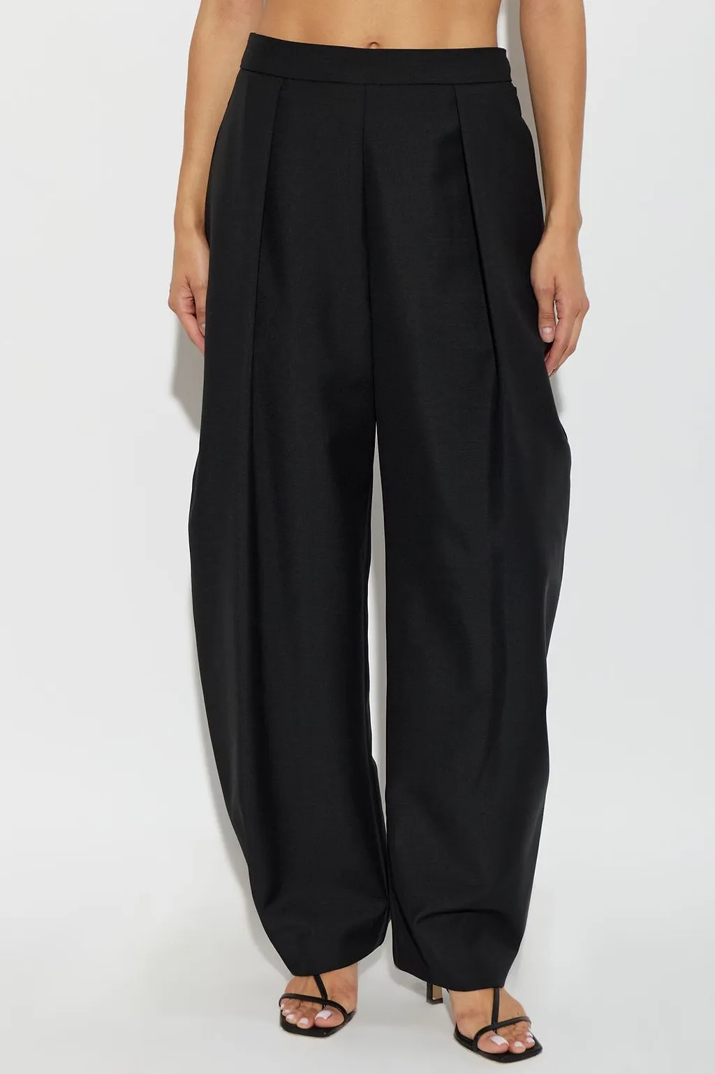 RÓHe Pleated Wide-Leg Pants
