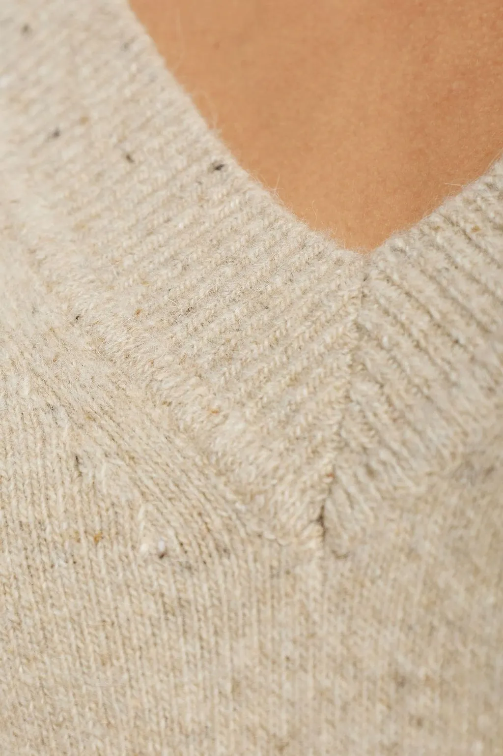 RÓHe Relaxed V-Neck Knitted Sweater