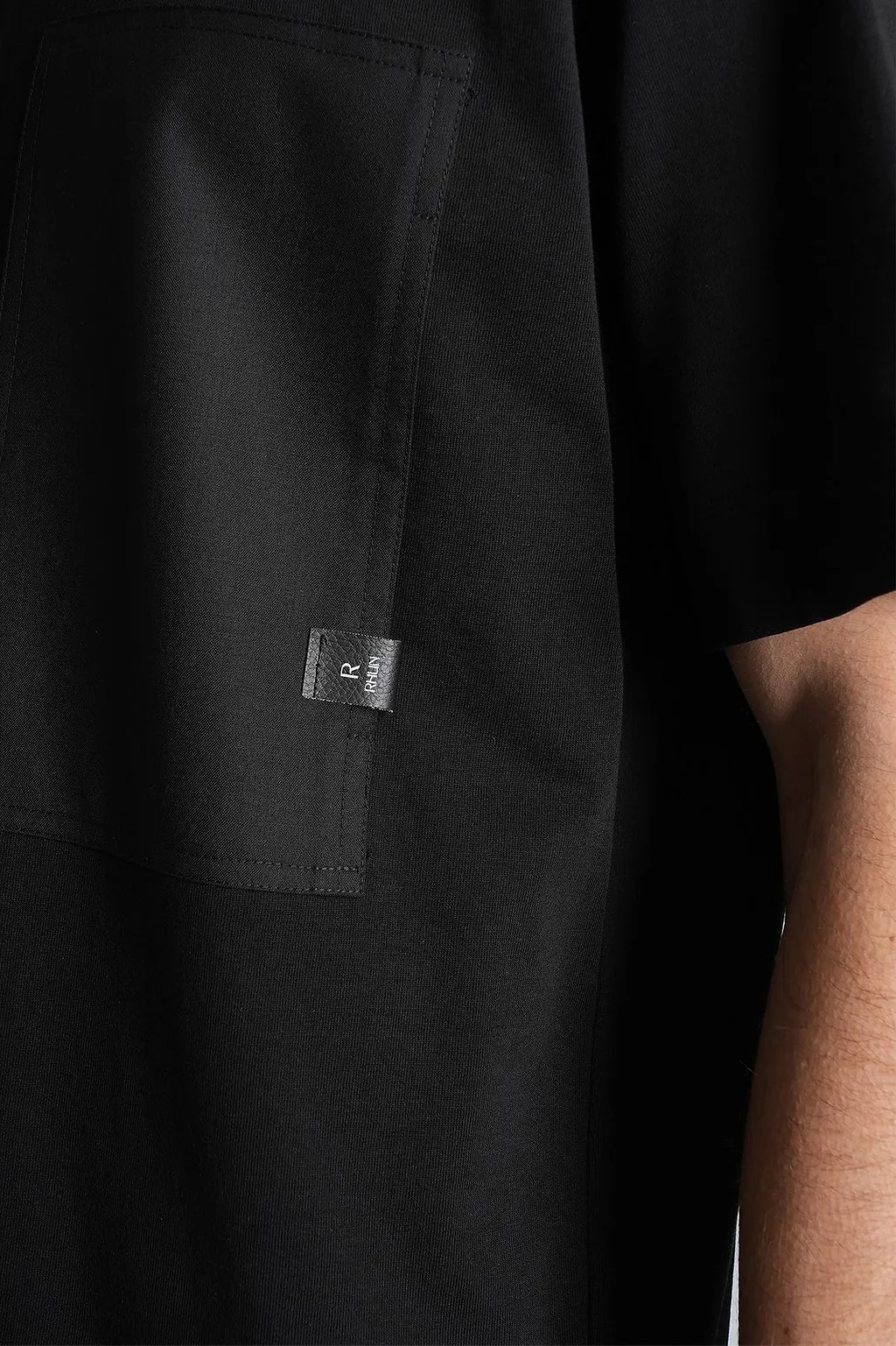 Rhun Short Sleeve Crewneck T-Shirt