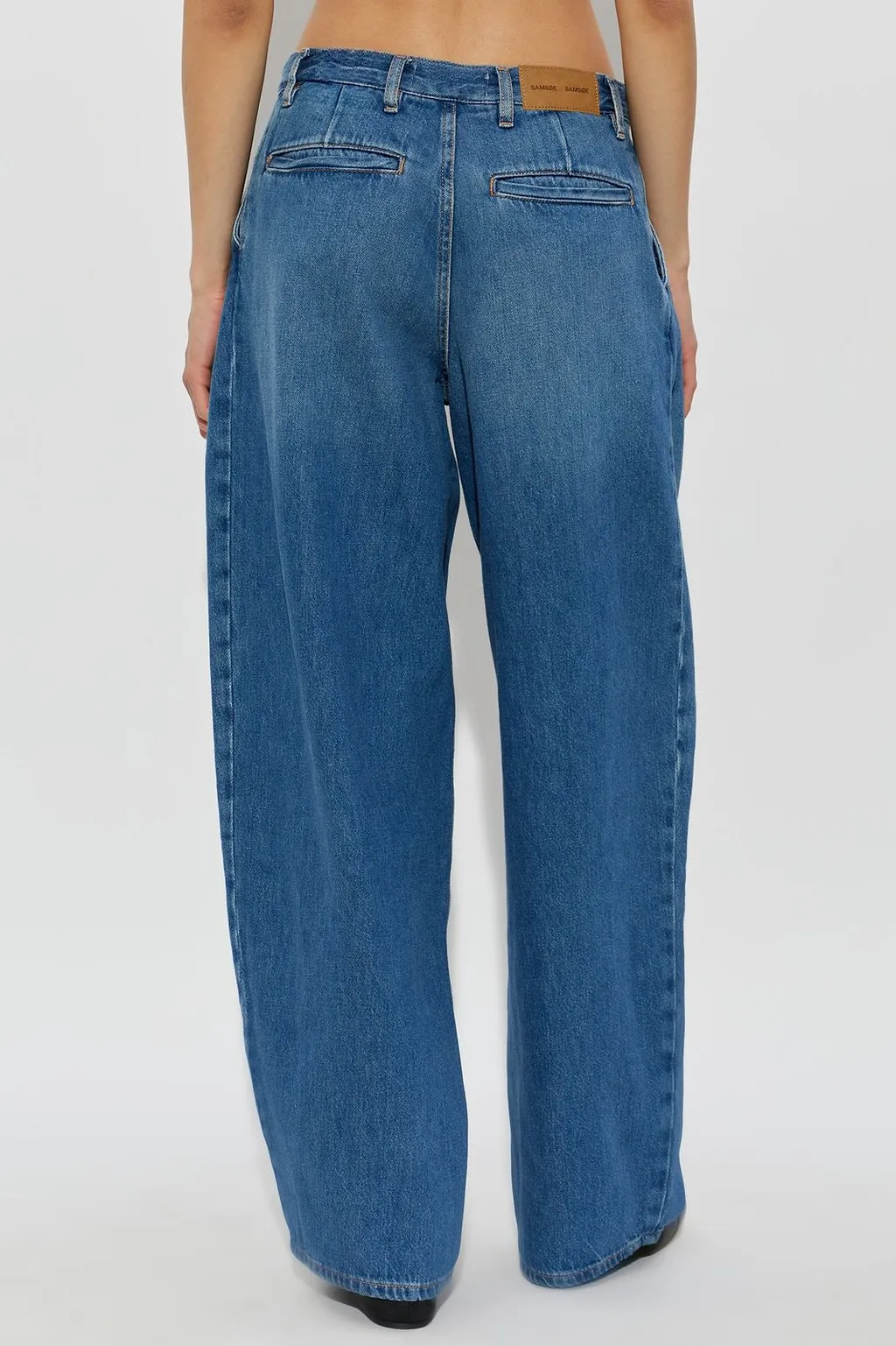 Saharper Pleated Wide-Leg Jeans
