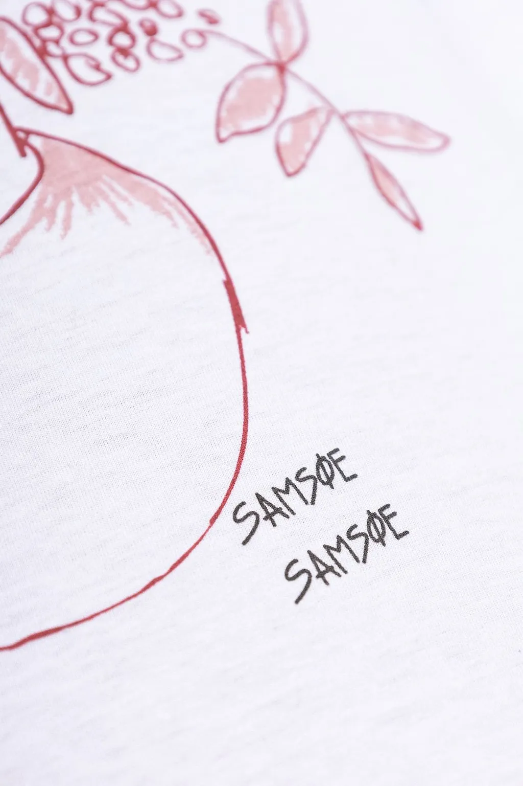 Sacamino Graphic T-Shirt