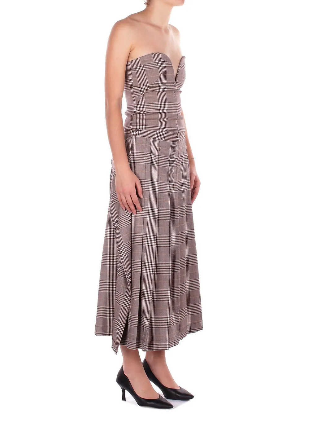 Solotre Sweatheart Neck Sleeveless Top