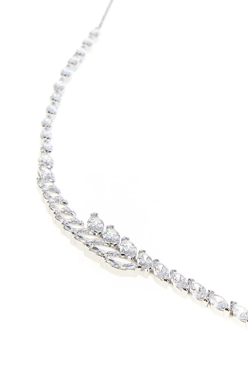 Mesmera Pavé Necklace