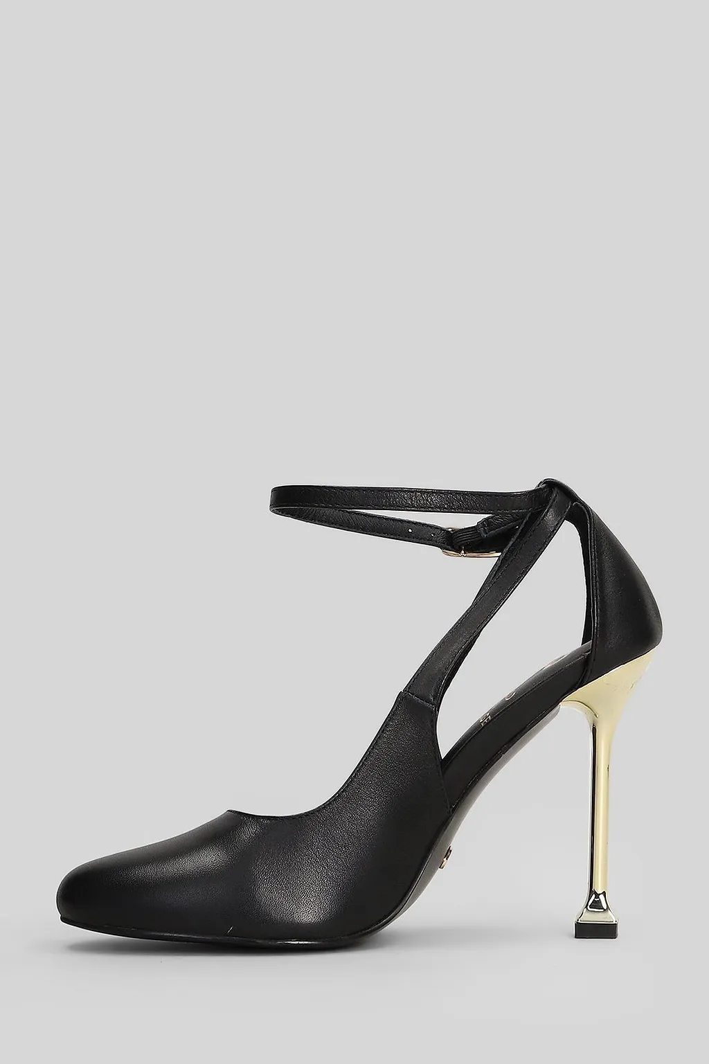 Falaf Round-Toe Pumps