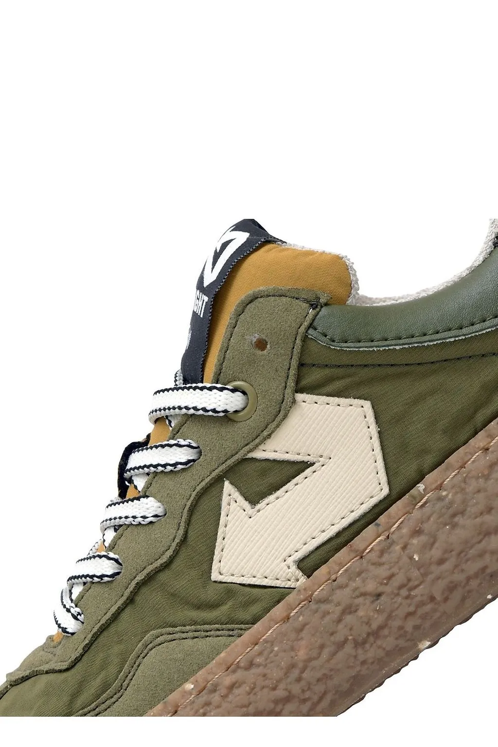 Id.Eight Uri Low-Top Sneakers