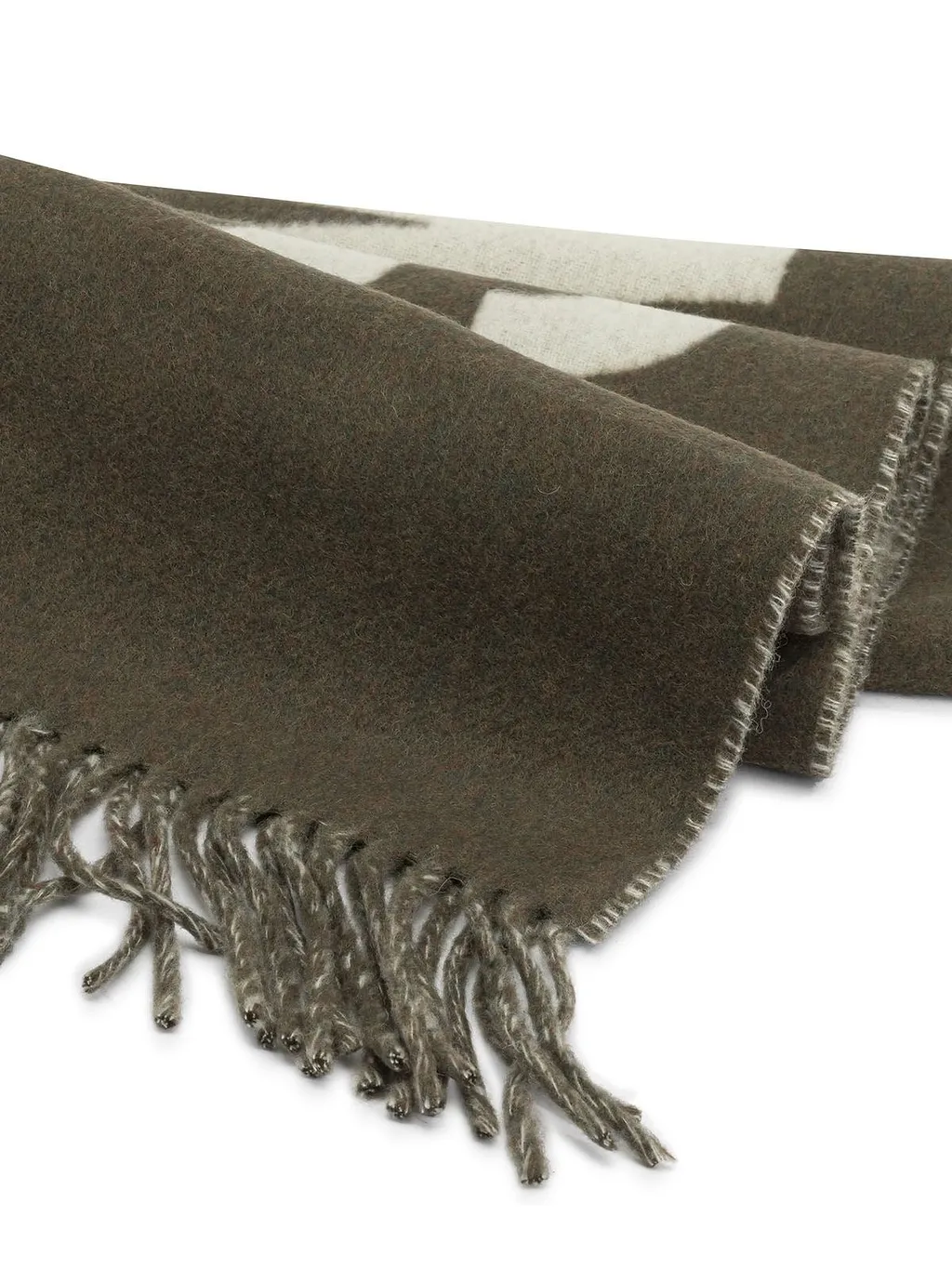Jacquemus Logo Detailed Fringed Edge Scarf