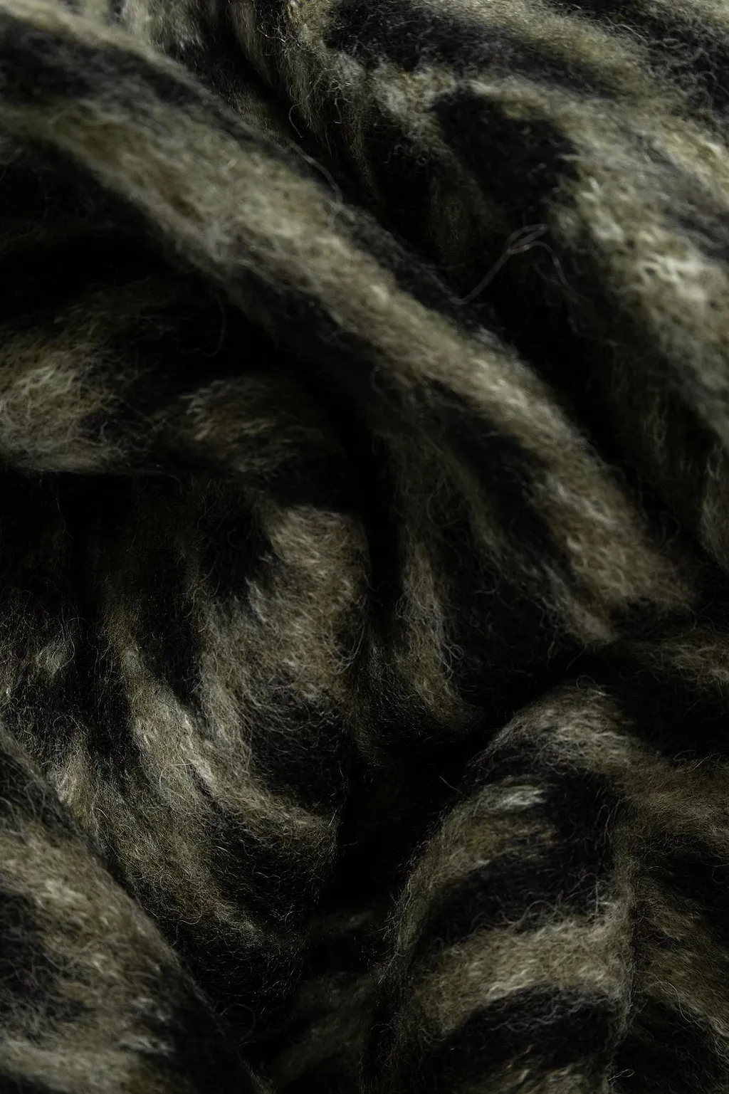 Laneus Animal-Jacquard Scarf