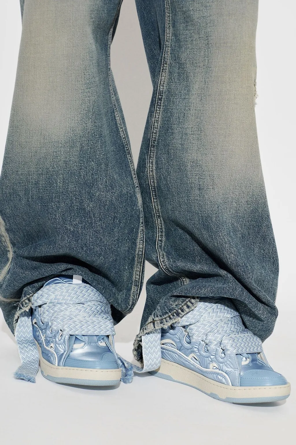 Curb Low Top Trainers