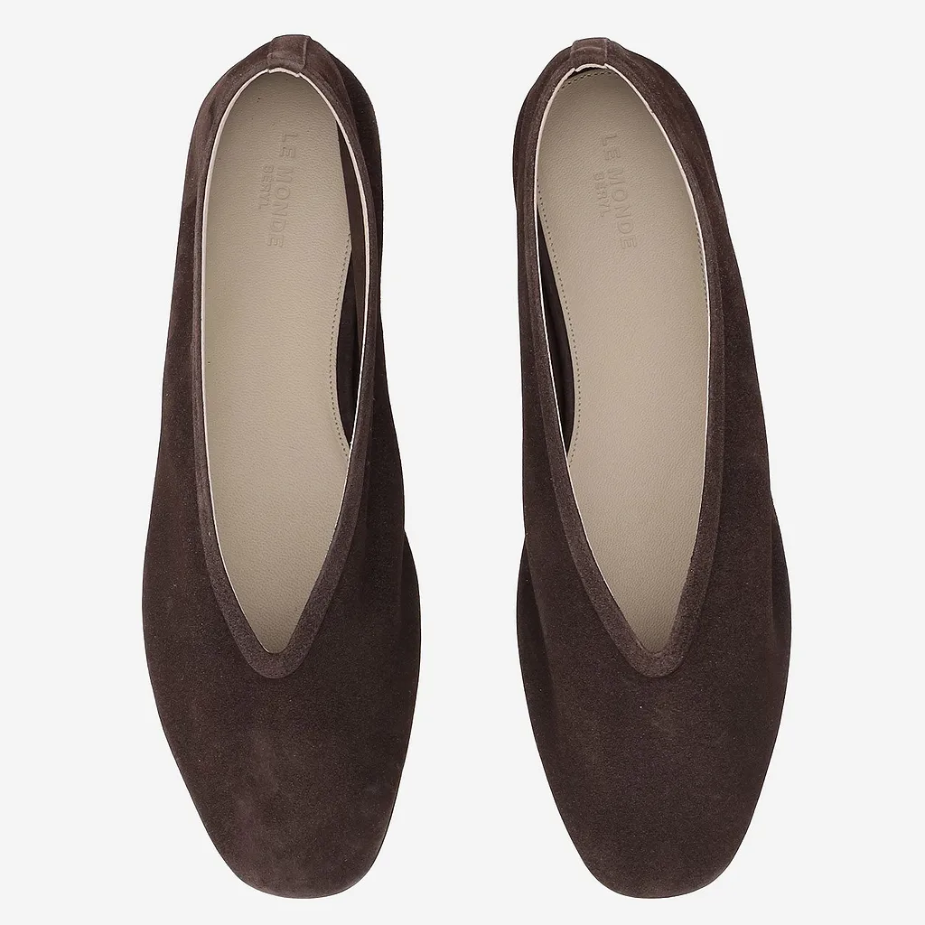 Le Monde Beryl Suede Tapered-Toe Slippers