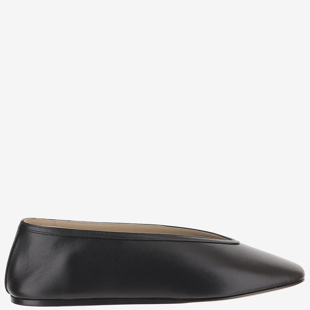 Le Monde Beryl Tapered Toe Leather Flat Shoes