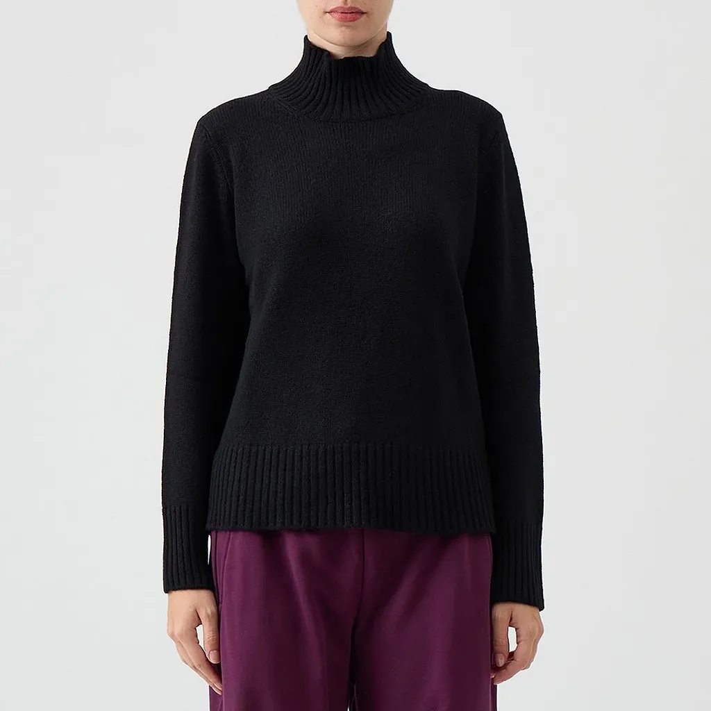 Le Tricot Perugia Ribbed Turtleneck Knitted Sweater