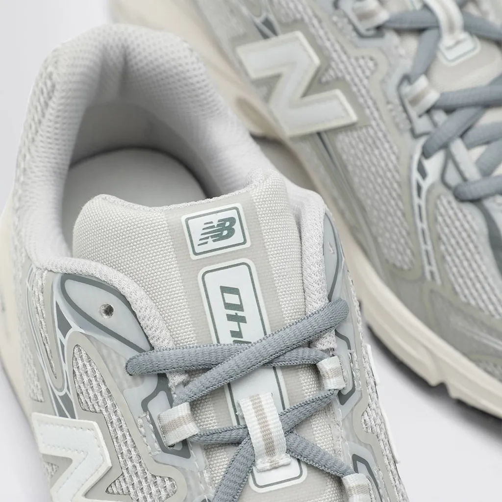 New Balance 740V7 Mesh Running Shoes
